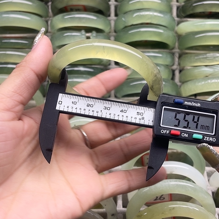 蛇纹石玉未镶嵌手镯23