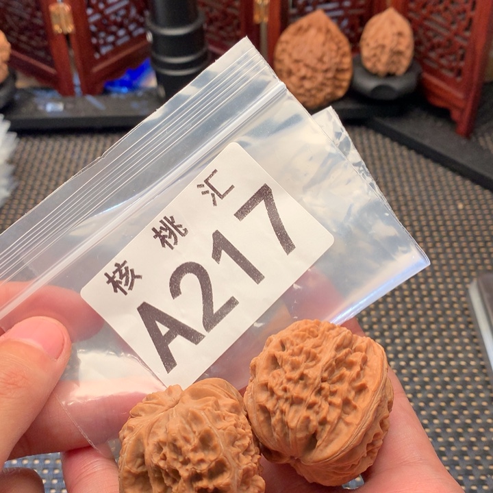 文玩核桃吊坠核老闷