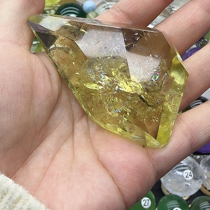 未镶嵌水晶珠宝半成品