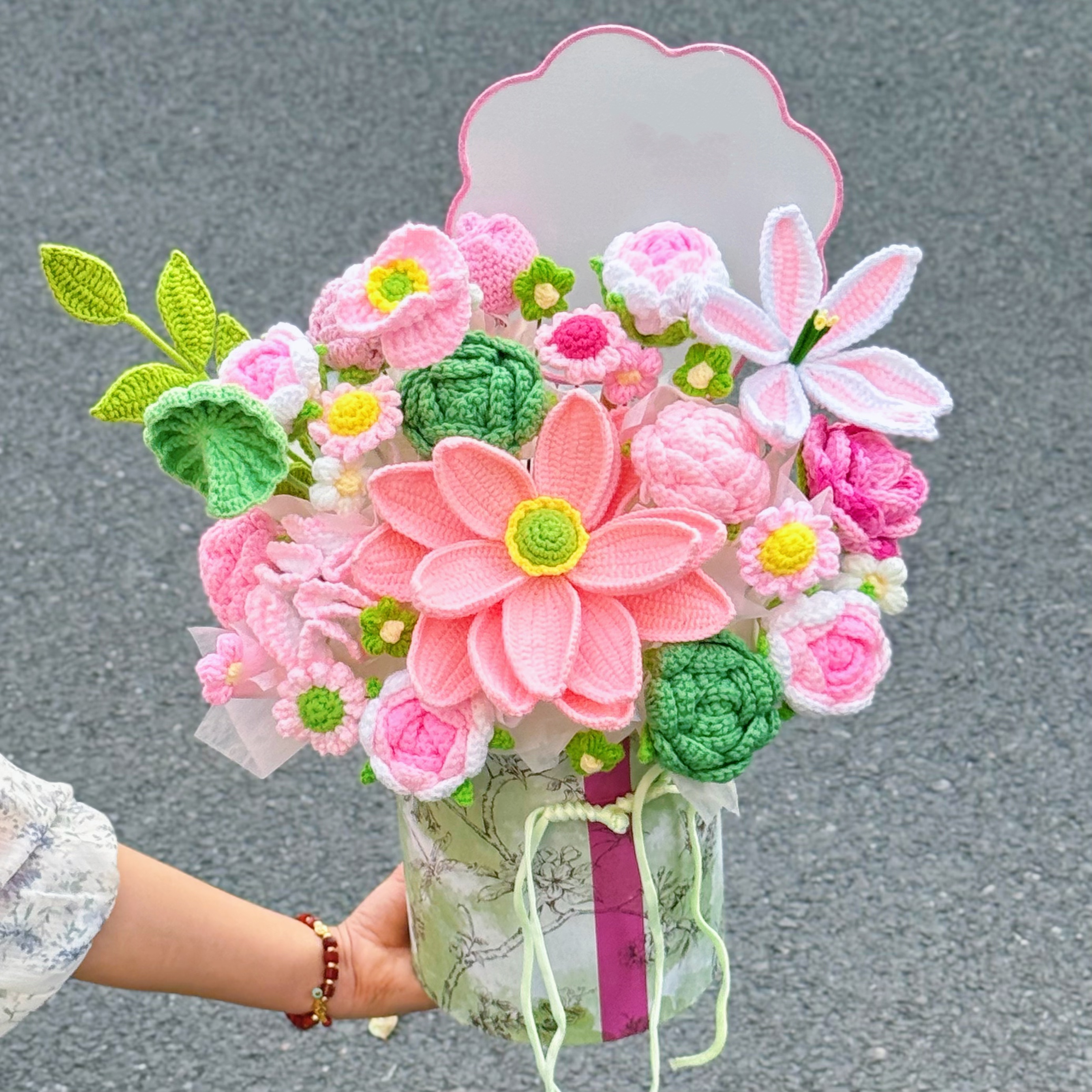 【粉黛佳人】创意毛线花束抱抱桶乔迁女朋友闺蜜生日父母摆件A77