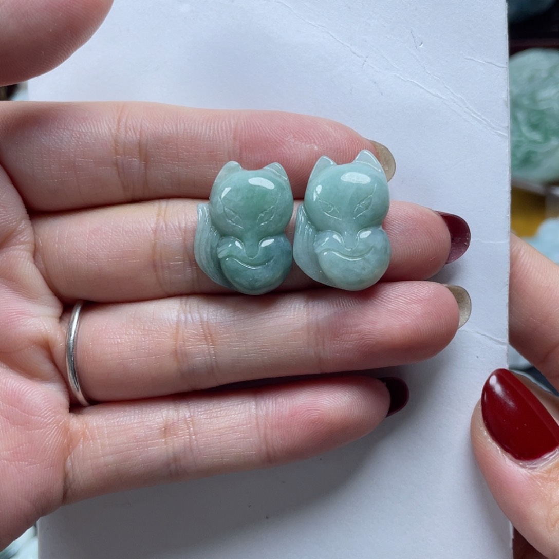 翡翠颈饰未镶嵌狐狸