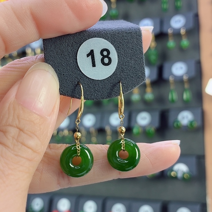 18K金镶嵌和田玉耳饰