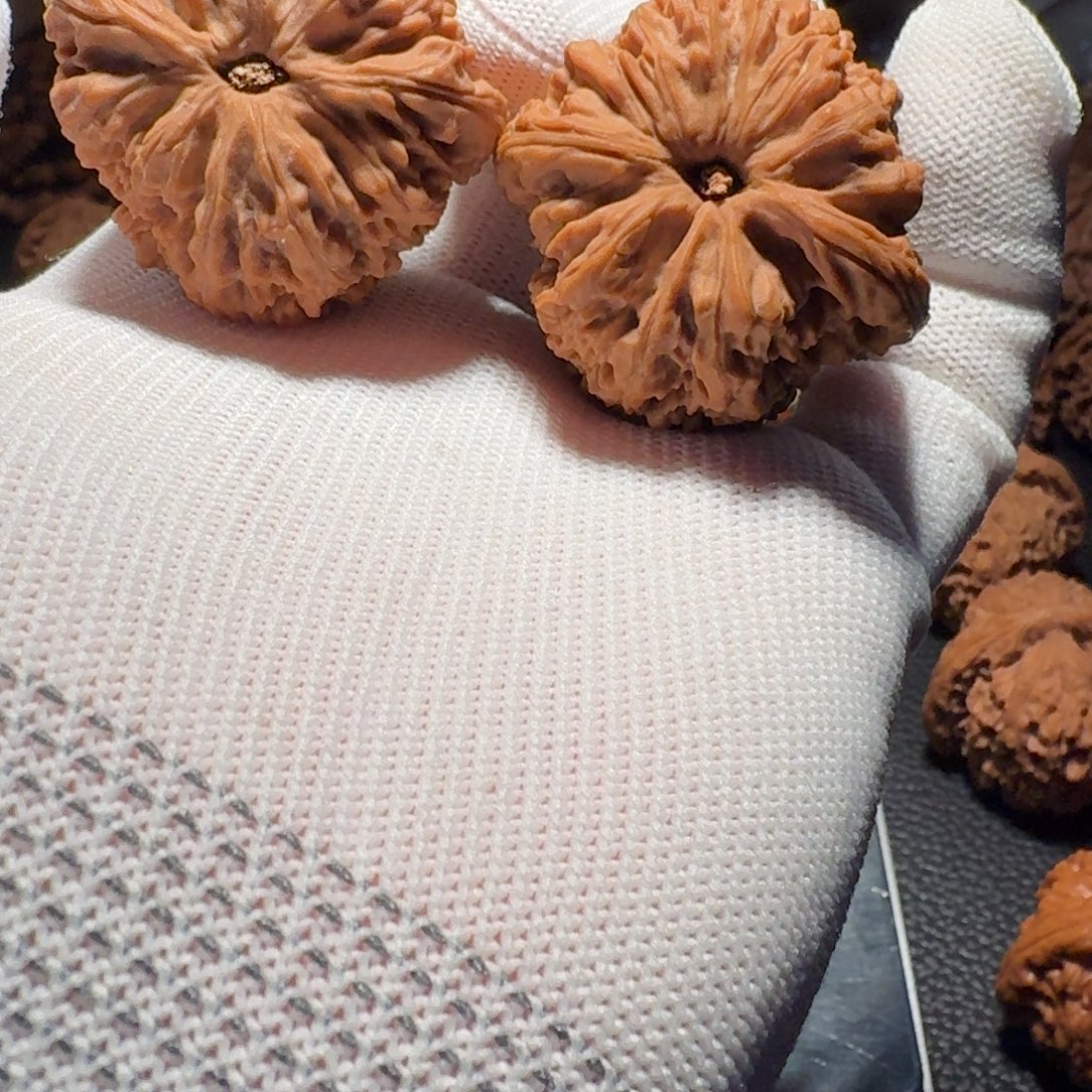 无***痕文玩核桃吊坠有修有黄有色差