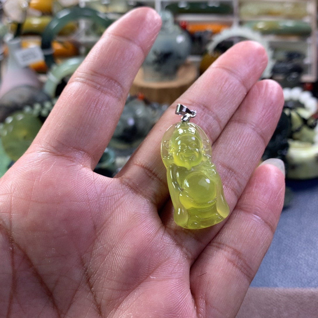 蛇纹石玉颈饰未镶嵌