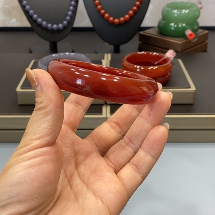 东陵石手镯未镶嵌