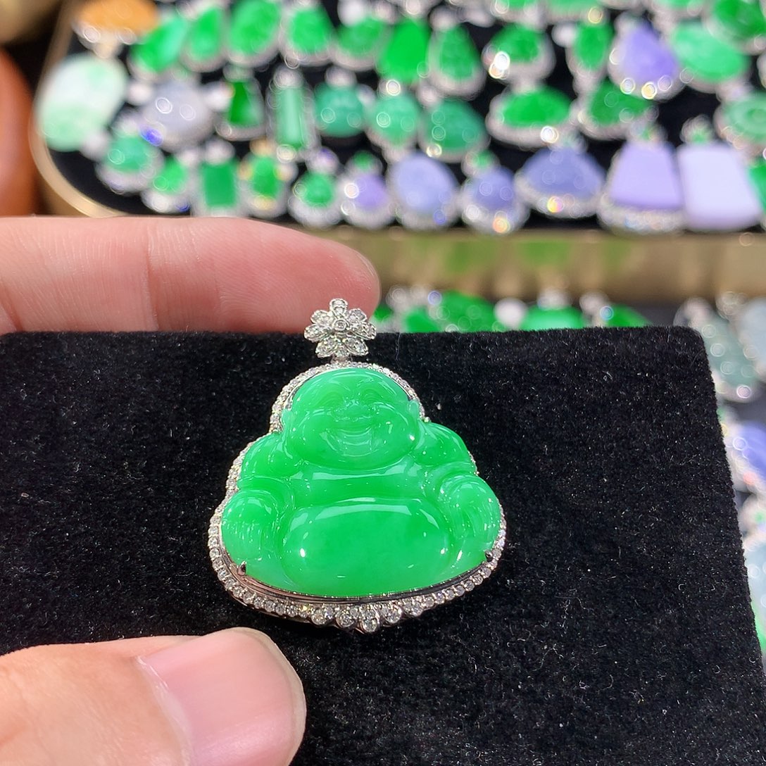 翡翠18K金镶嵌颈饰