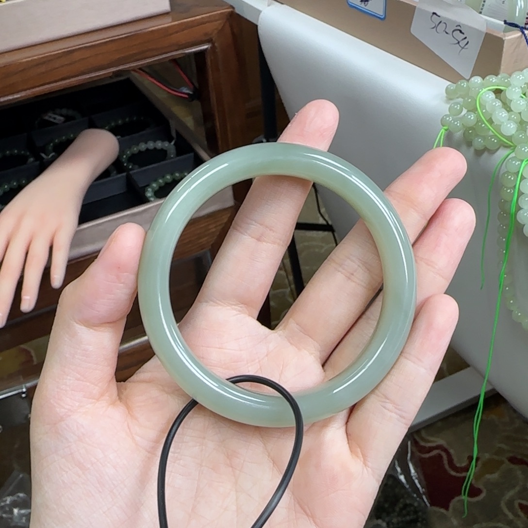 和田玉未镶嵌手镯58