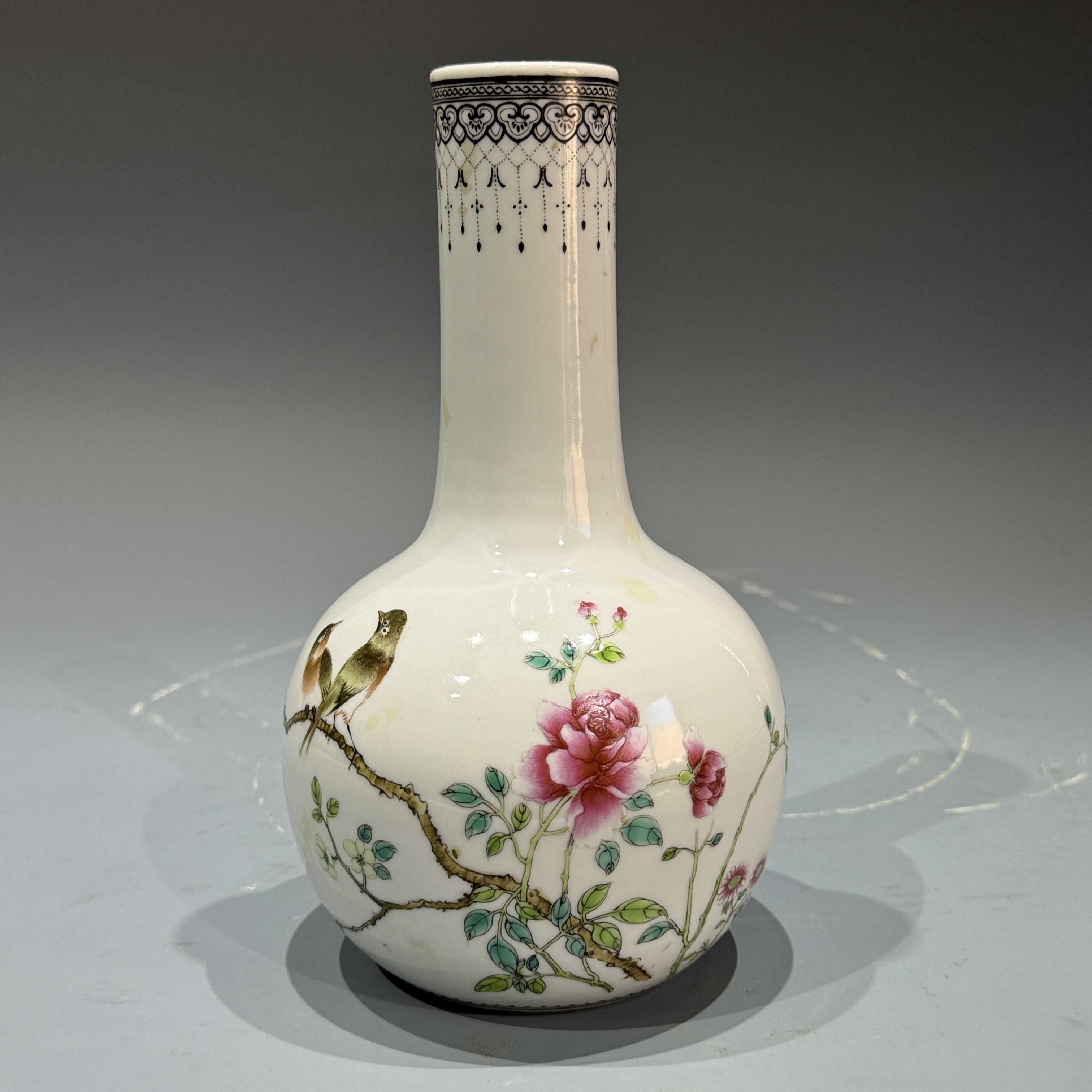 4205 创汇 粉彩花鸟纹天球瓶子