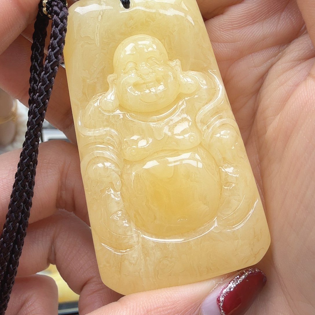 琥珀裸石未镶嵌……