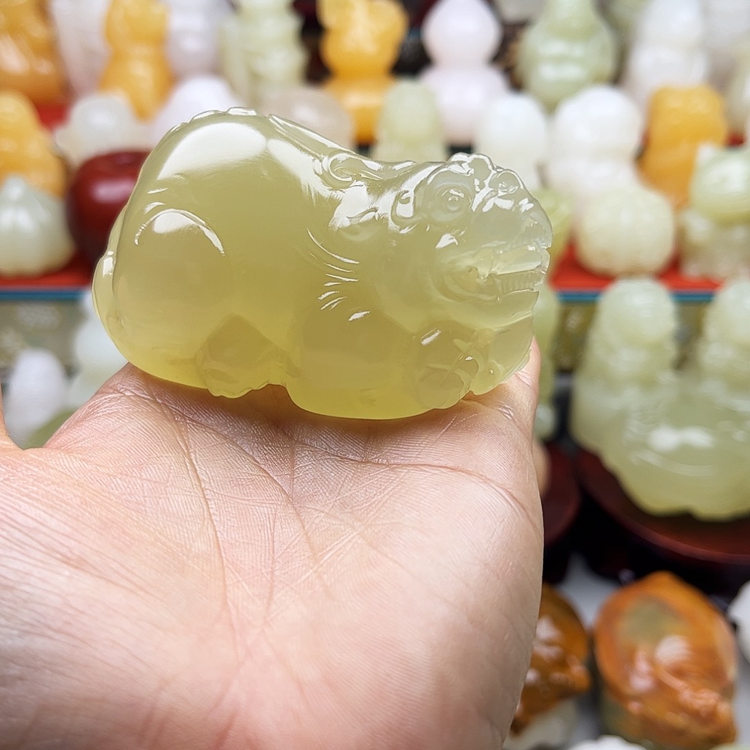 T***T石材貔貅手把摆件