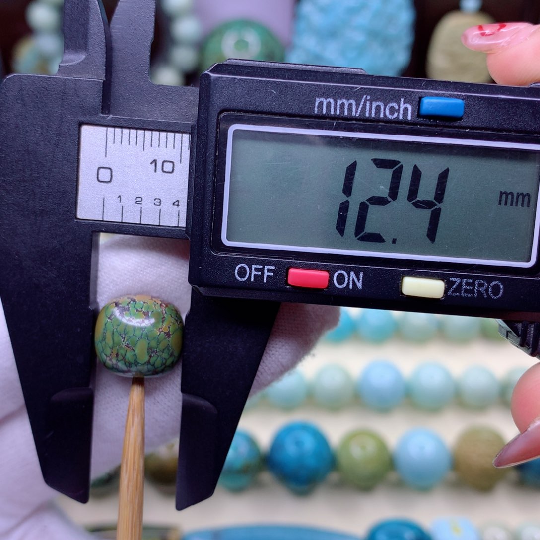 绿松石颈饰未镶嵌