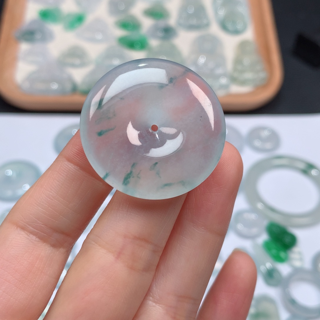 翡翠颈饰未镶嵌冰种飘花大平安扣