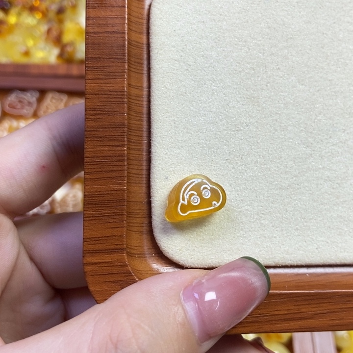 琥珀未镶嵌珠宝奇石原皮