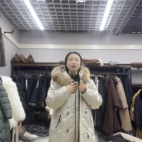 好看好看衣服好看一点点