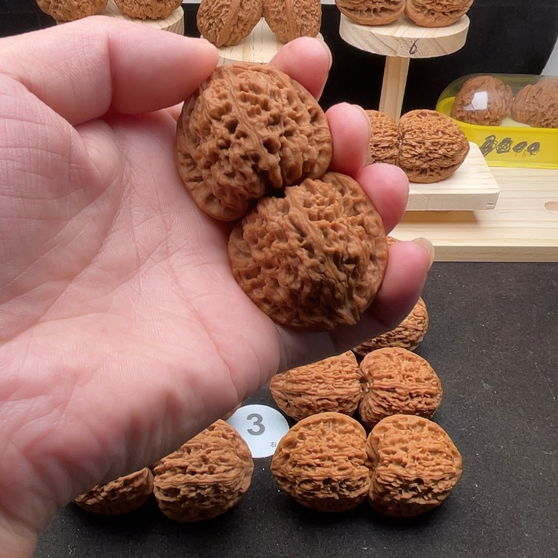 吉***照文玩核桃吊坠南疆