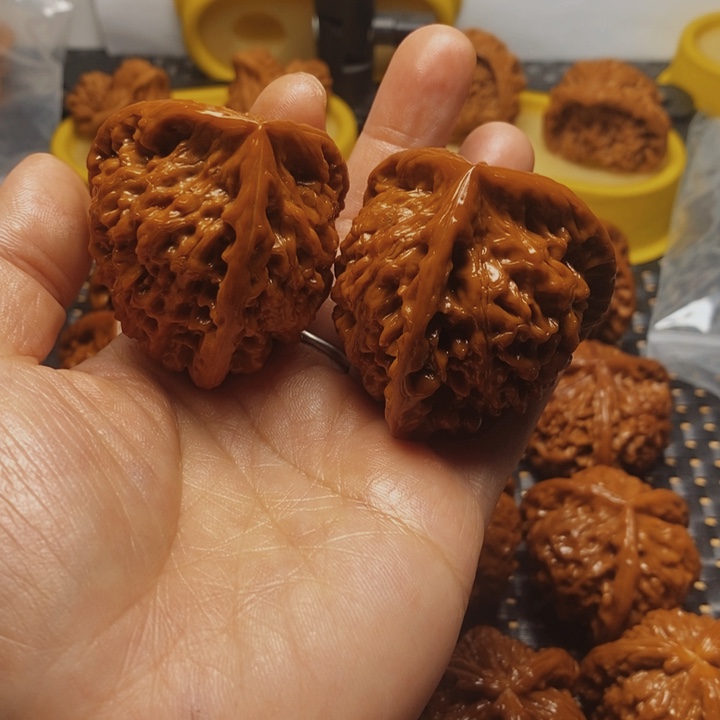 文玩核桃把件王**-工艺