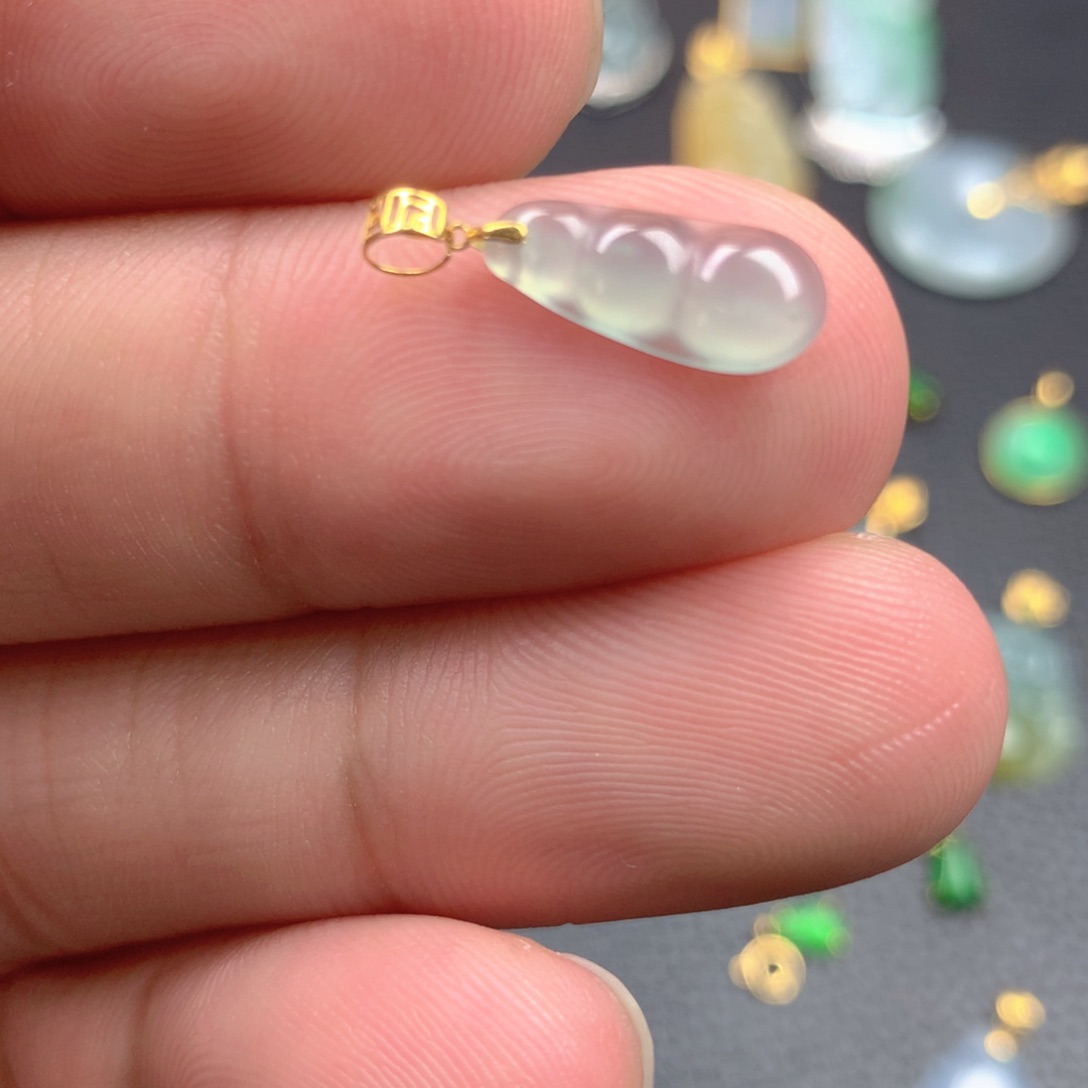 【闪购商品】颈饰18K金镶嵌翡翠翡翠