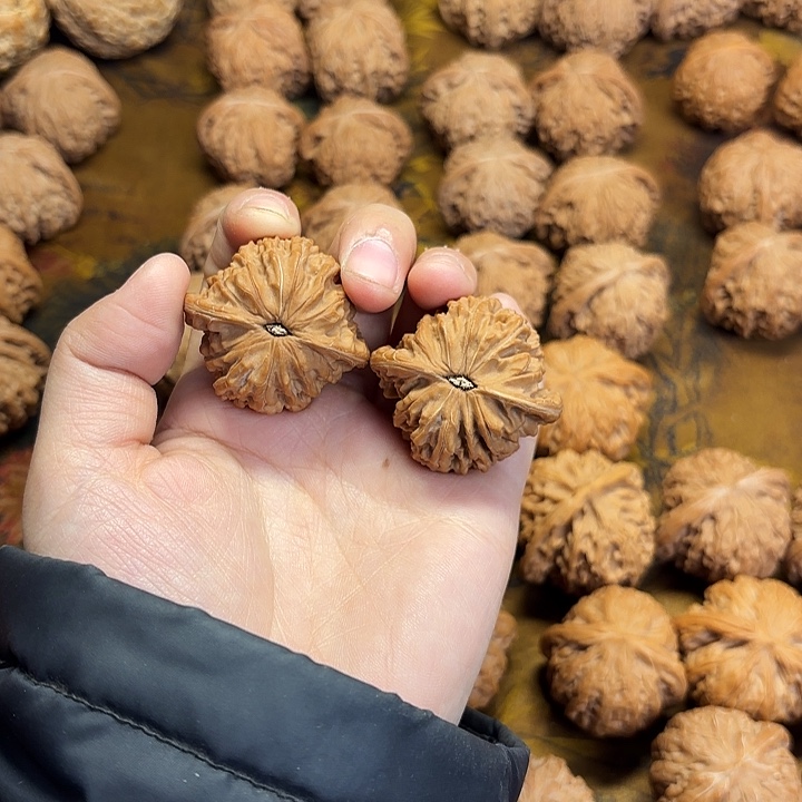 已***.文玩核桃把件磨盘