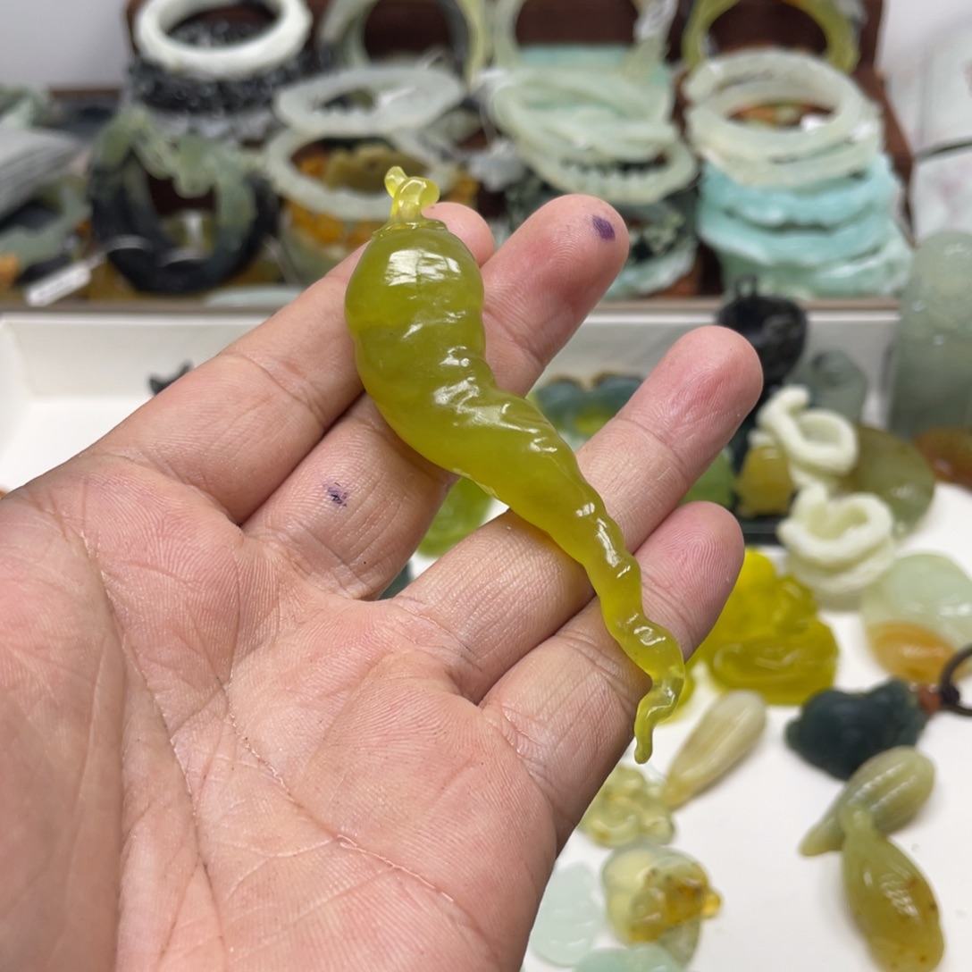 蛇纹石玉未镶嵌吊坠(不含链)