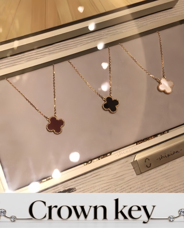 钛钢锆石项链 镀K金高定四叶草项链女简约锁骨时尚轻奢经小众百搭