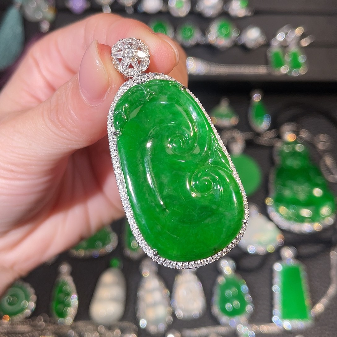 翡翠18K金镶嵌吊坠(不含链)如意吊坠