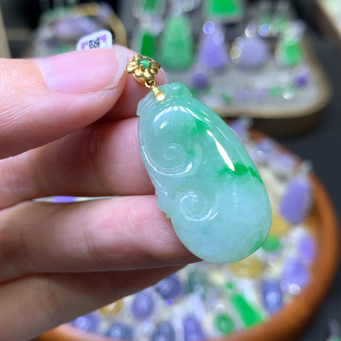 【闪购商品】翡翠颈饰18K金镶嵌翡翠吊坠项链