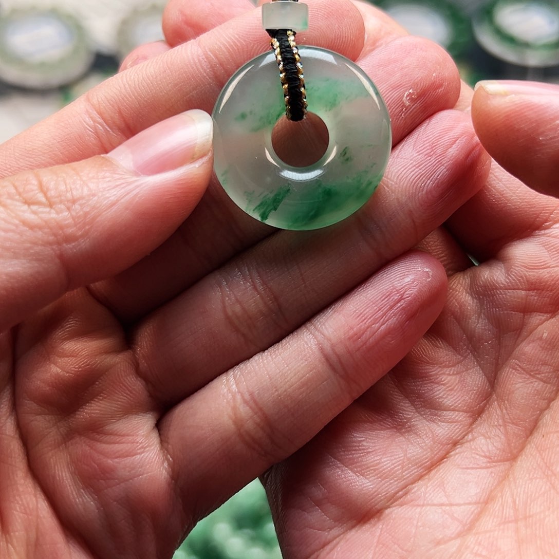 石英质玉吊坠(赠链)未镶嵌