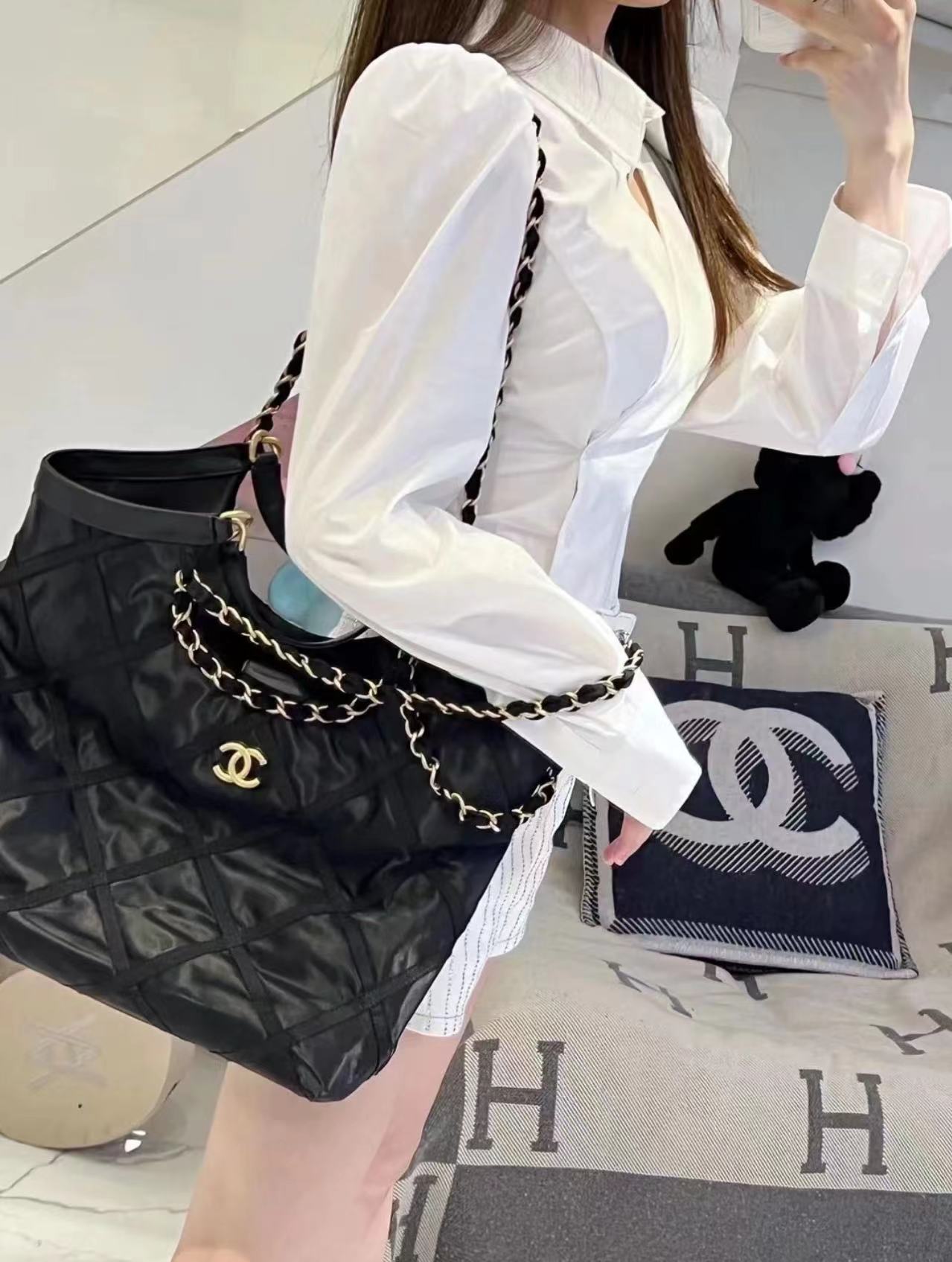 95新 Chanel/香奈儿 黑金尼龙缎面tote包 购物袋 34cm 12039656