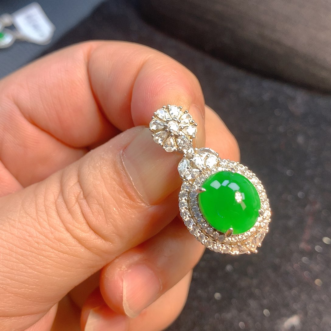 翡翠颈饰银S925镶嵌翡翠