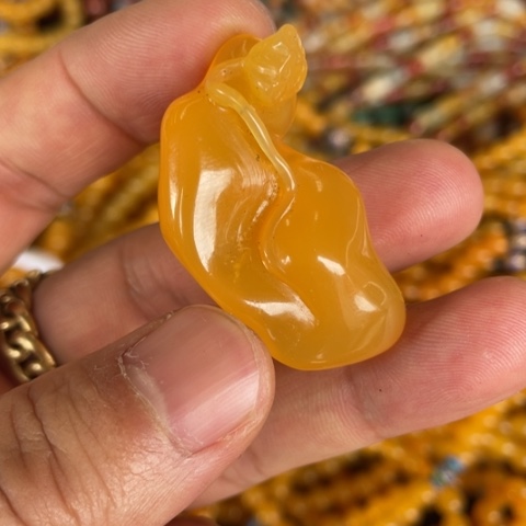 【闪购商品】石英质玉（黄龙玉）颈饰未镶嵌