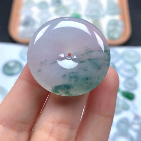 翡翠颈饰未镶嵌冰糯飘花大平安扣