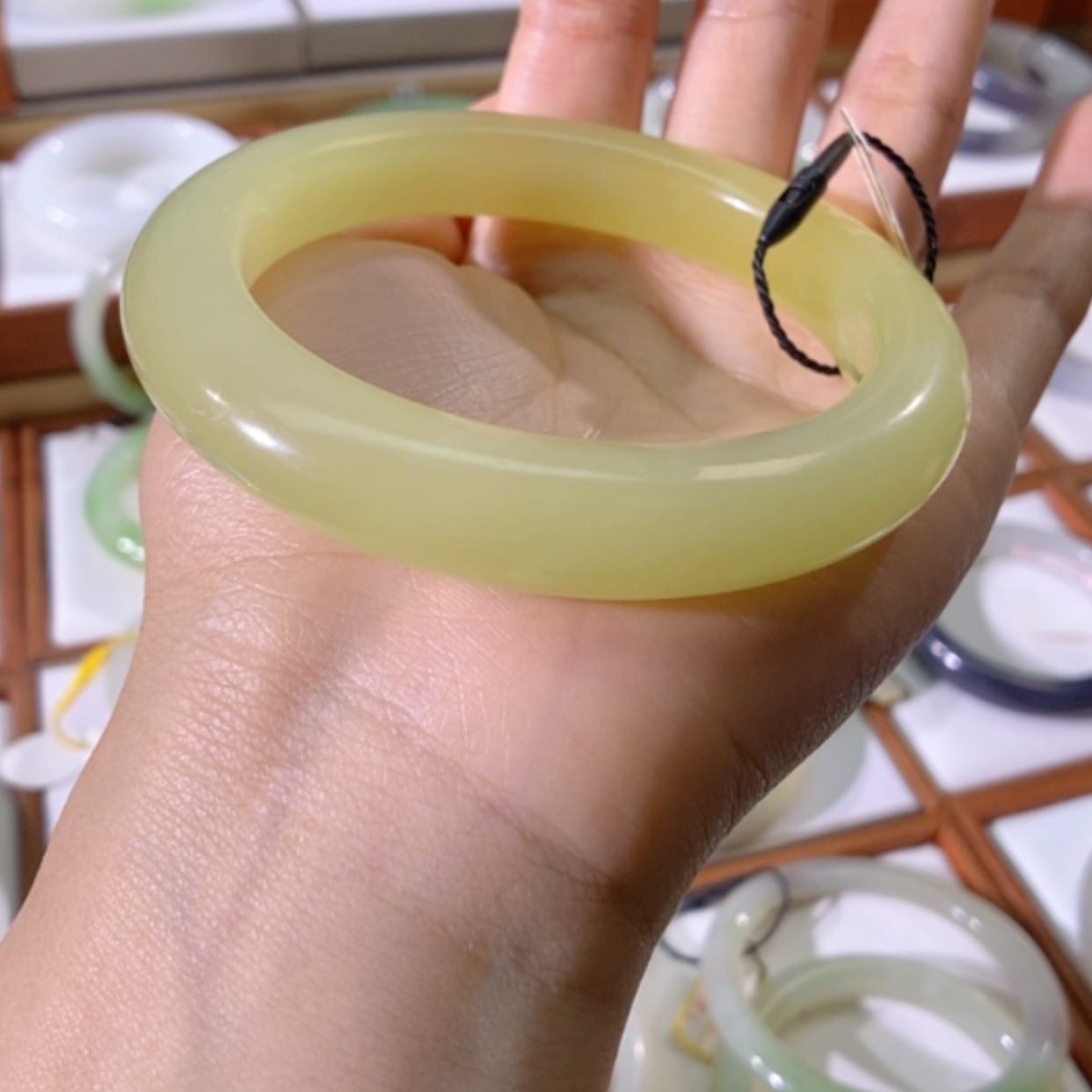 【闪购商品】未镶嵌手镯和田玉