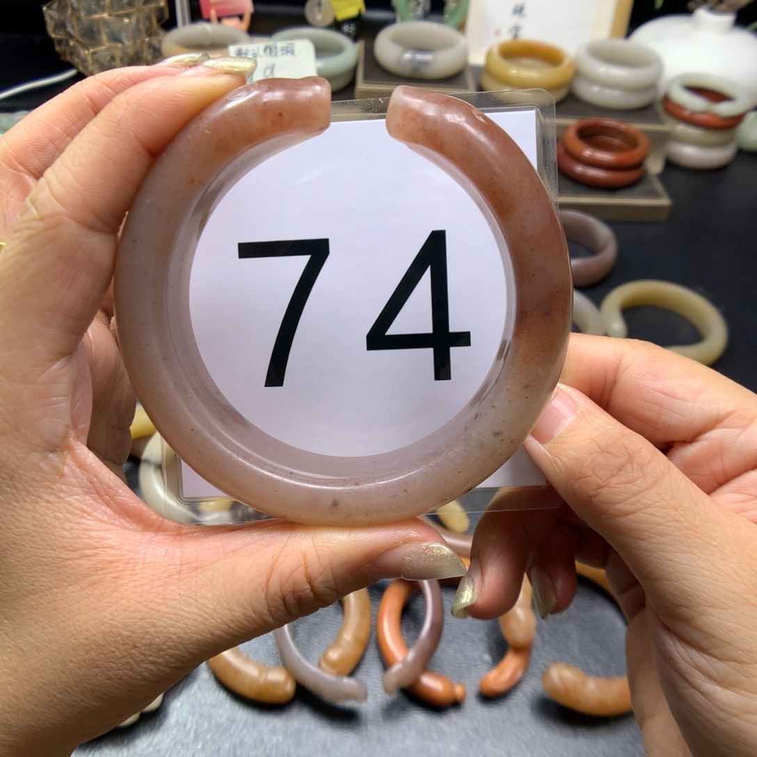 石英质玉手镯未镶嵌花*