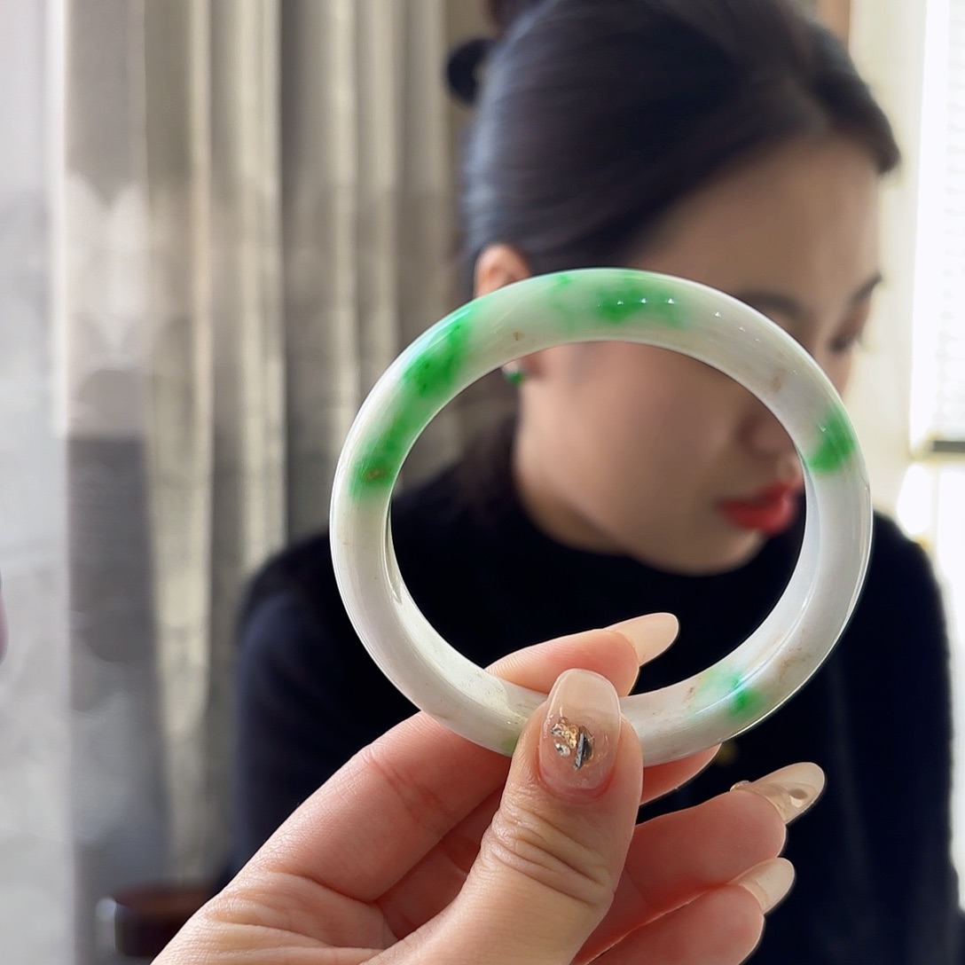 翡翠手镯未镶嵌天然缅甸翡翠手镯