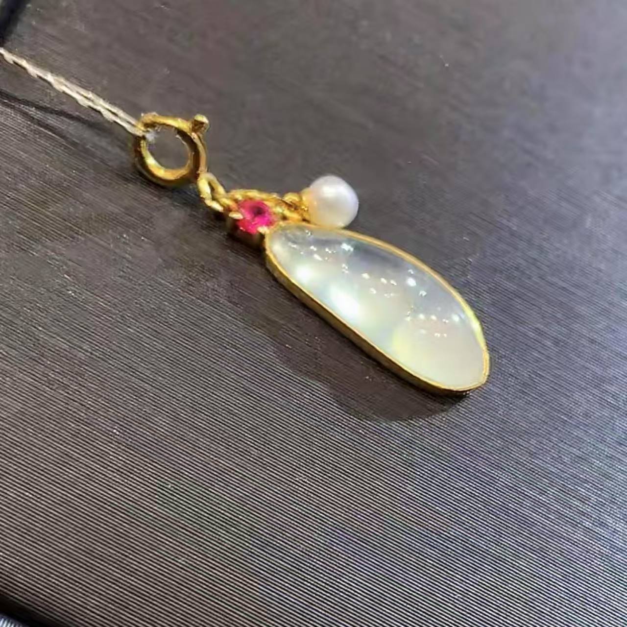  18K 翡翠A货翡翠吊坠  L0002  多样性发其一