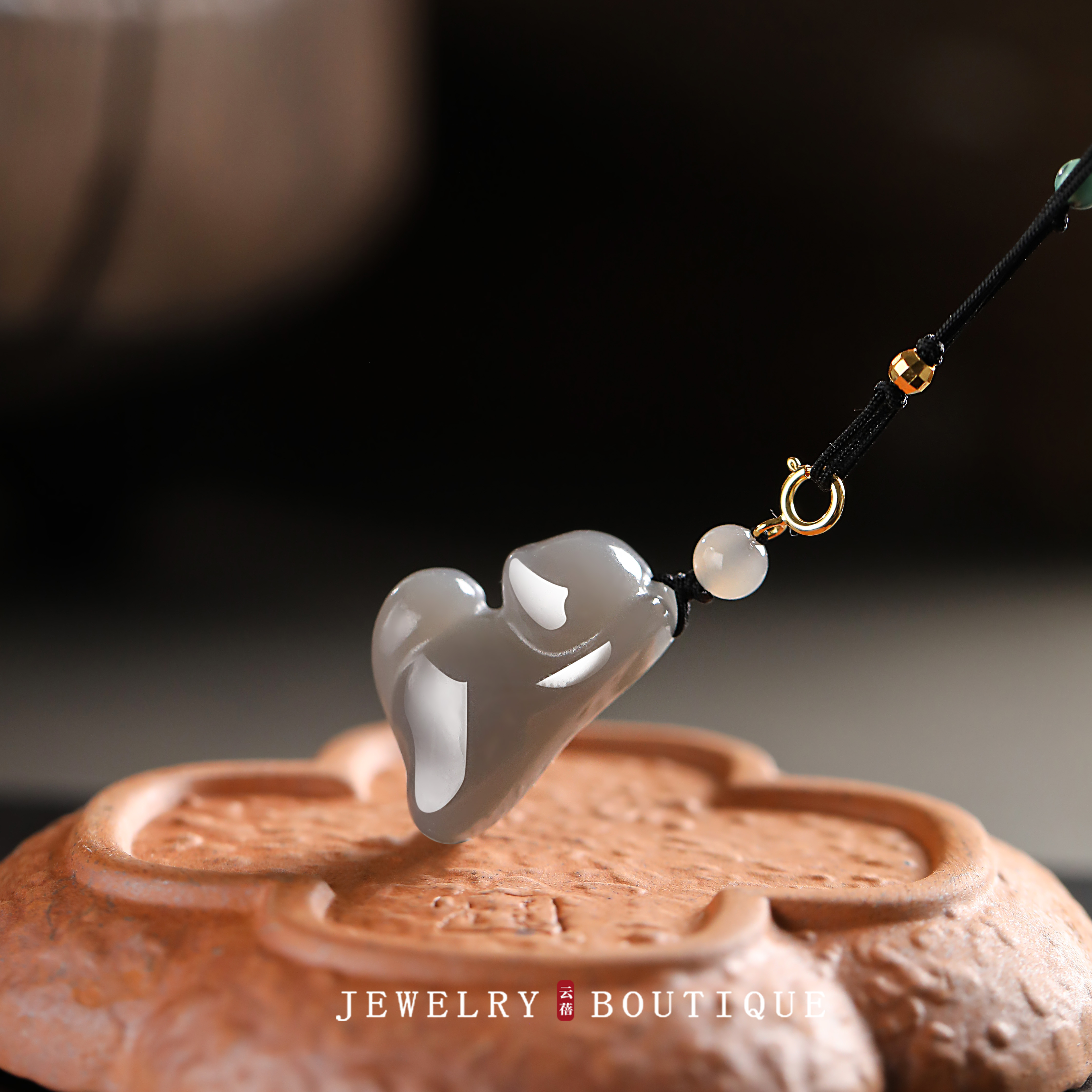 趴趴猫烟紫和田玉吊坠编绳项链小众设计简约气质百搭玉坠