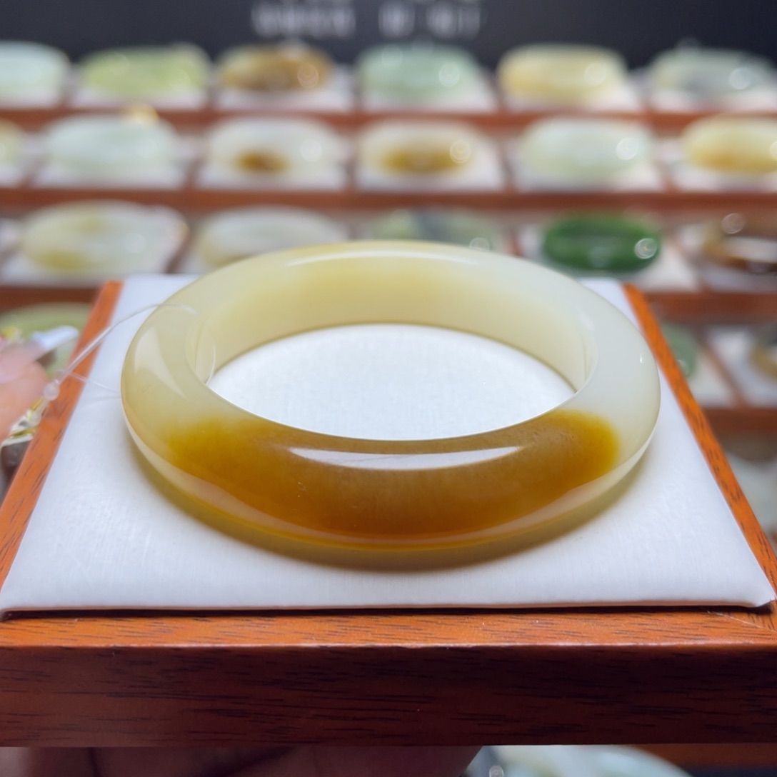 【闪购商品】和田玉未镶嵌手镯