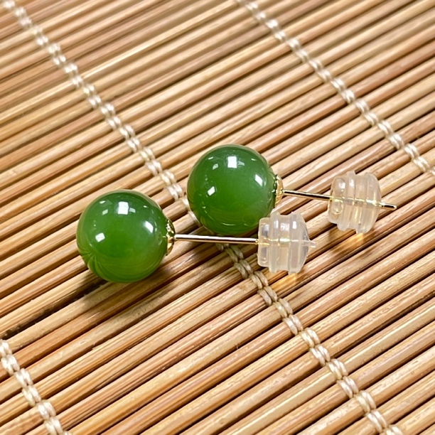 天然和田玉碧玉18K金耳钉8mm