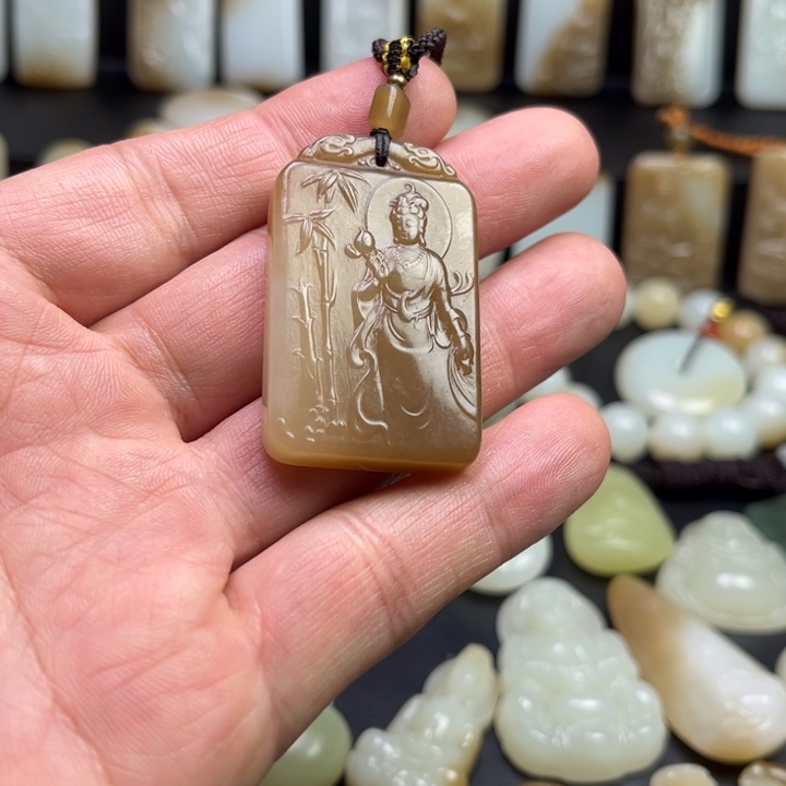 和田玉颈饰未镶嵌