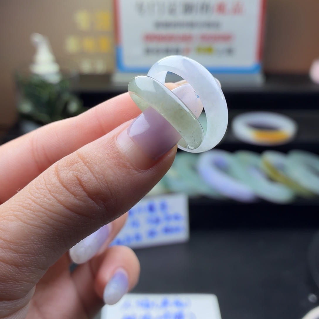 翡翠未镶嵌挂件多样性发一