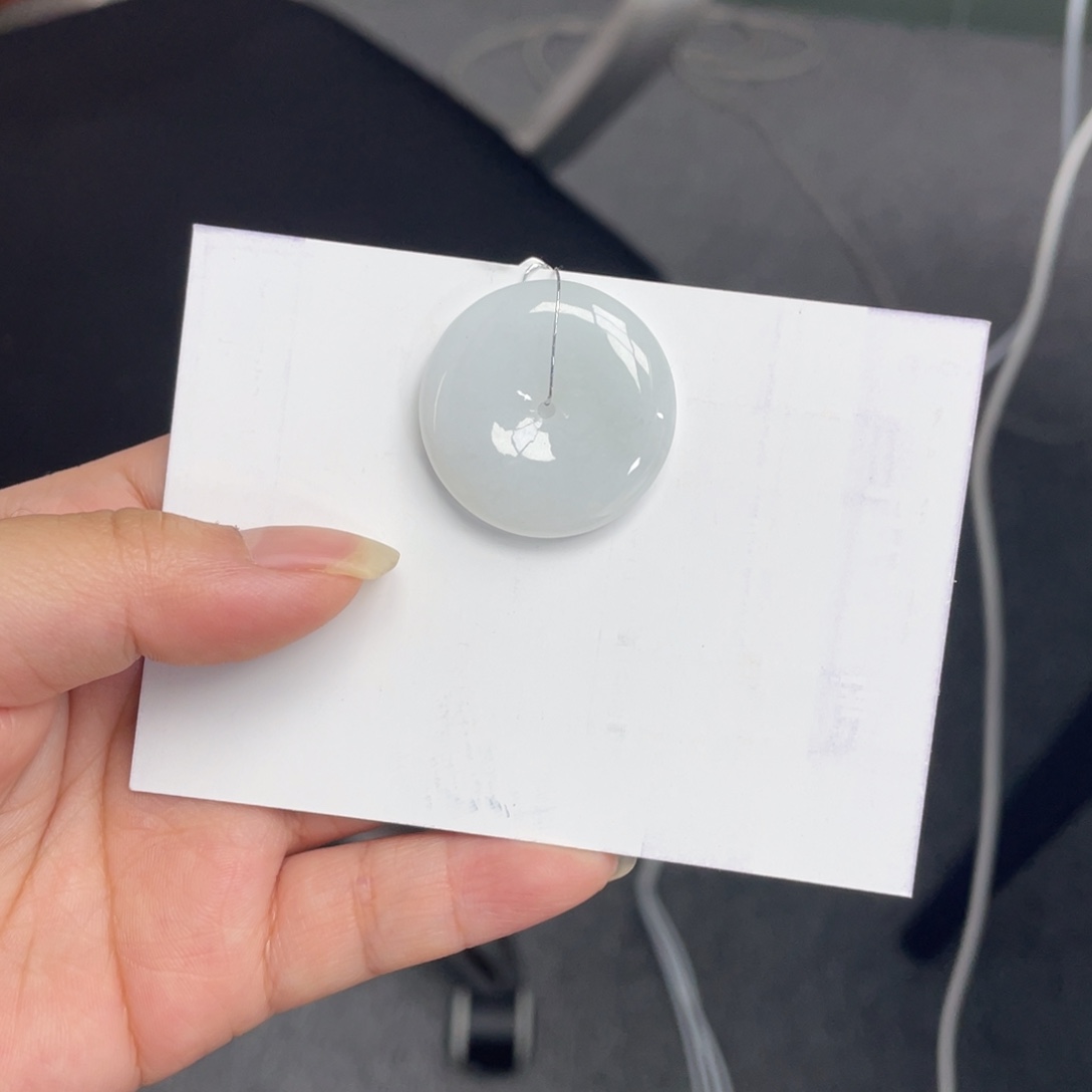 翡翠未镶嵌颈饰平安扣