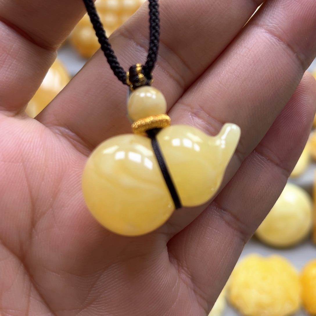 琥珀颈饰未镶嵌吊坠