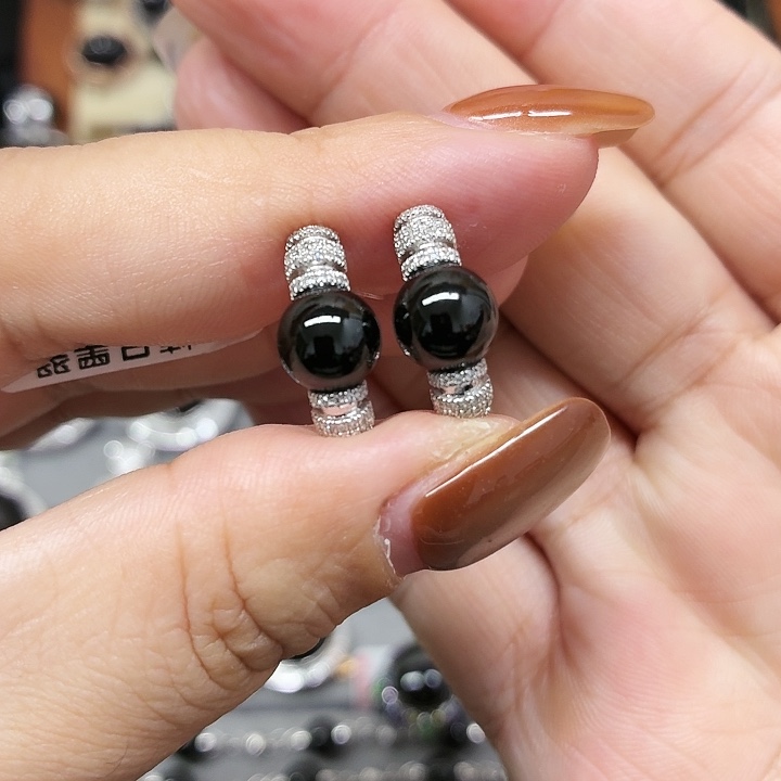 水****翡翠18K金镶嵌耳饰