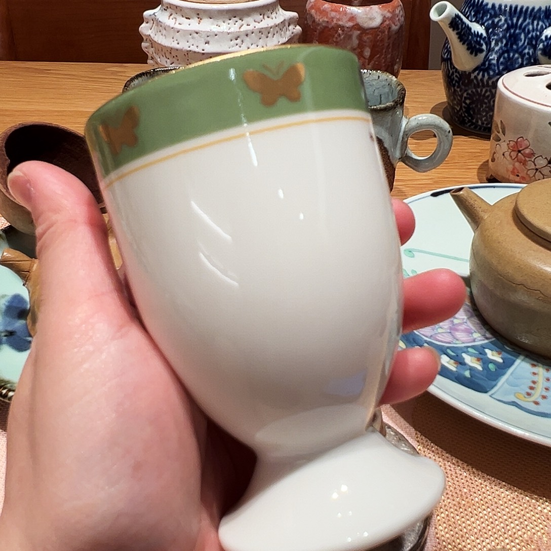 咖啡杯和茶杯是我们学校