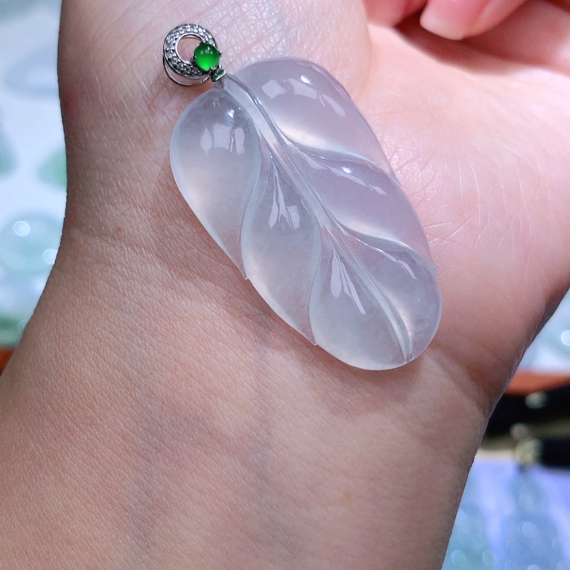 【闪购商品】翡翠颈饰18K金镶嵌叶子