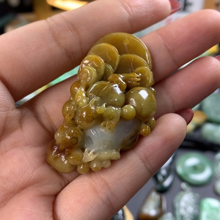 翡翠未镶嵌颈饰聚宝盆金蟾