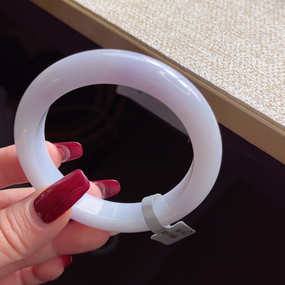 翡翠手镯未镶嵌手镯