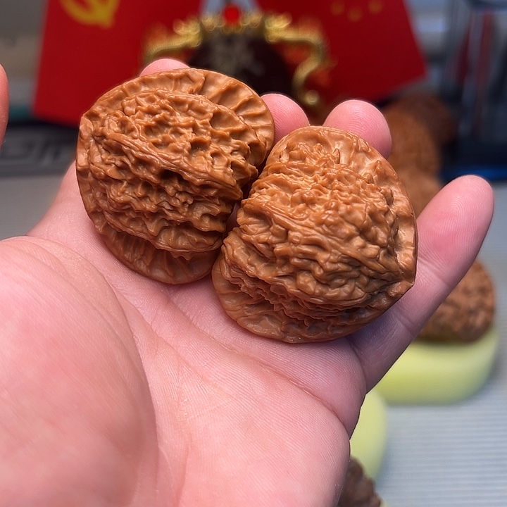 文玩核桃吊坠三角白44