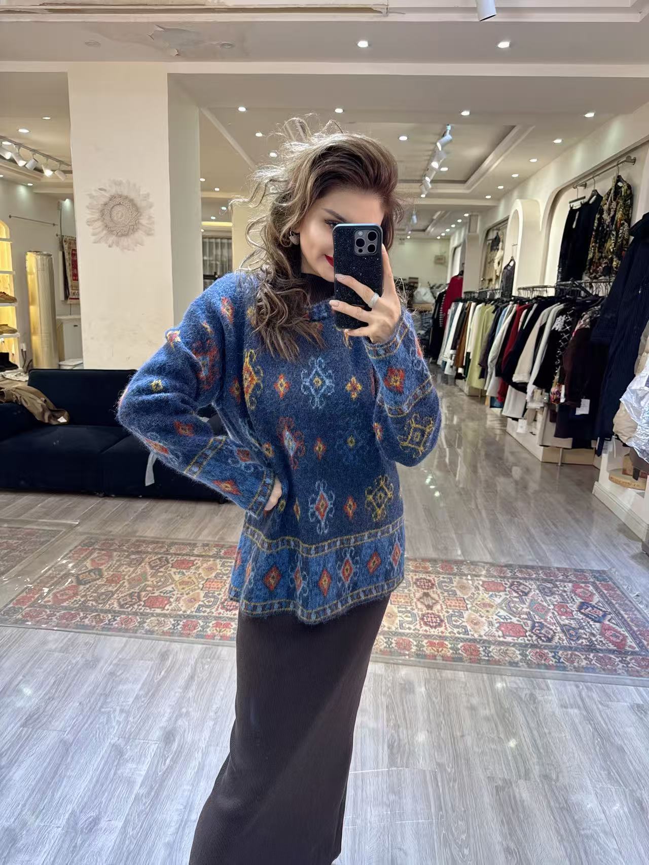 2025年自家原创设计印花复古圆领韩版时尚女款毛衣