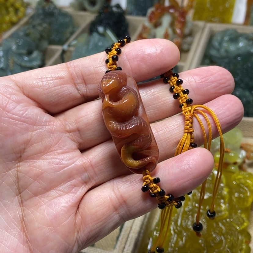 【闪购商品】未镶嵌蛇纹石玉颈饰一****8手链